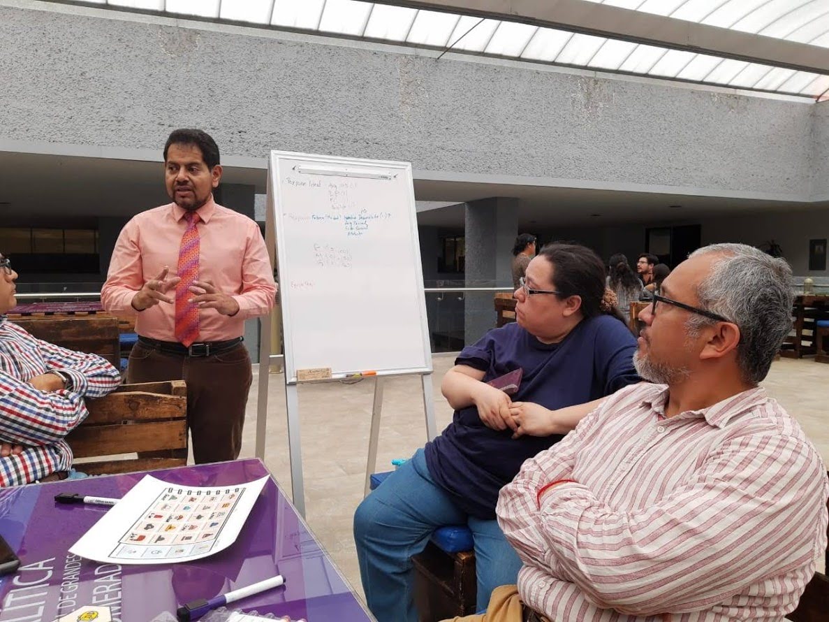 Coach Gabo en evento INFOTEC